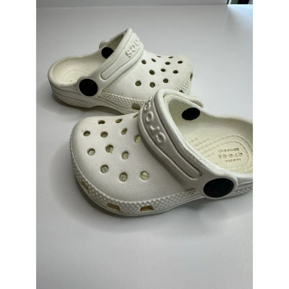 CROCS these child